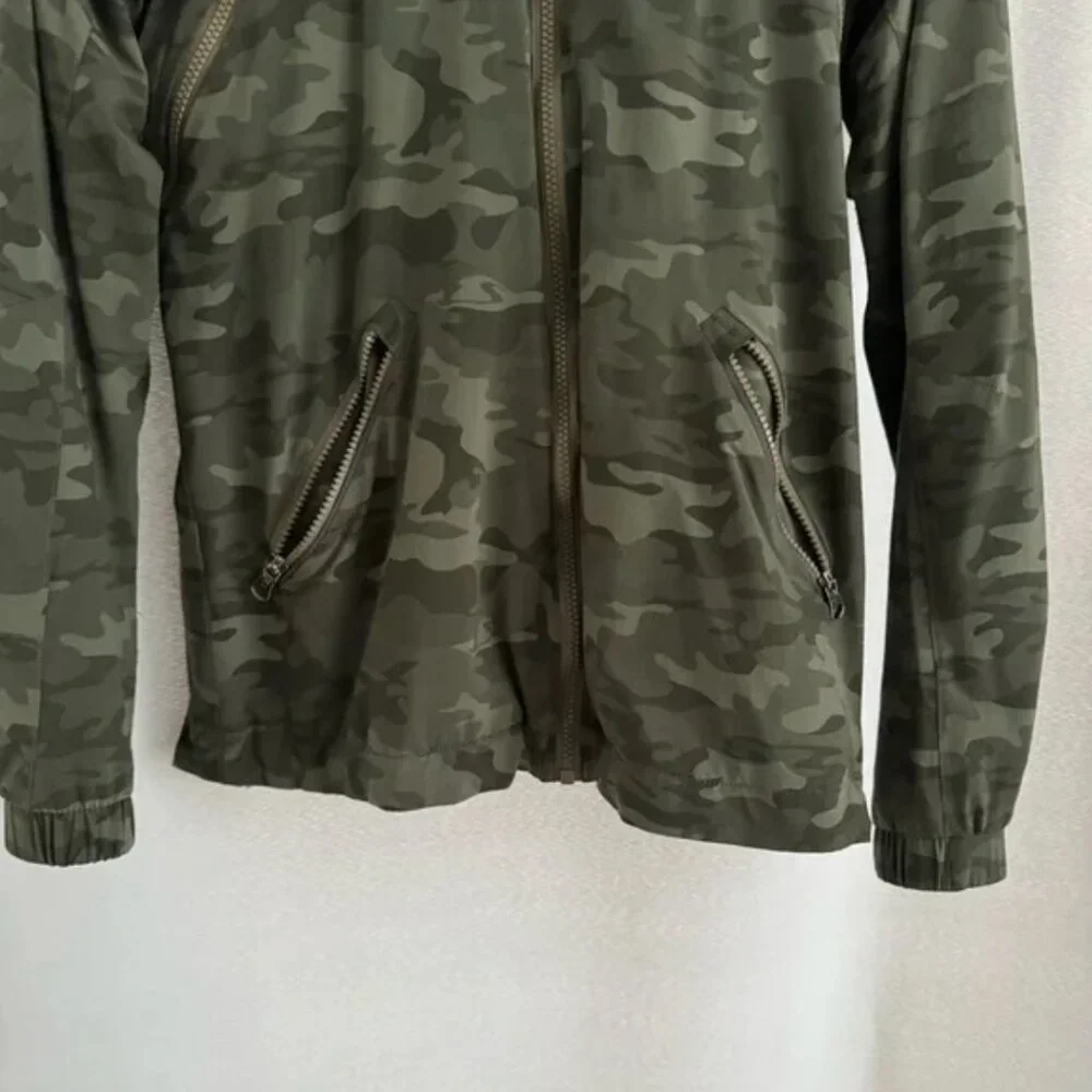 Lululemon Rise & Shine Jacket II Savasana Camo Fatigue Green - Picture 10 of 12